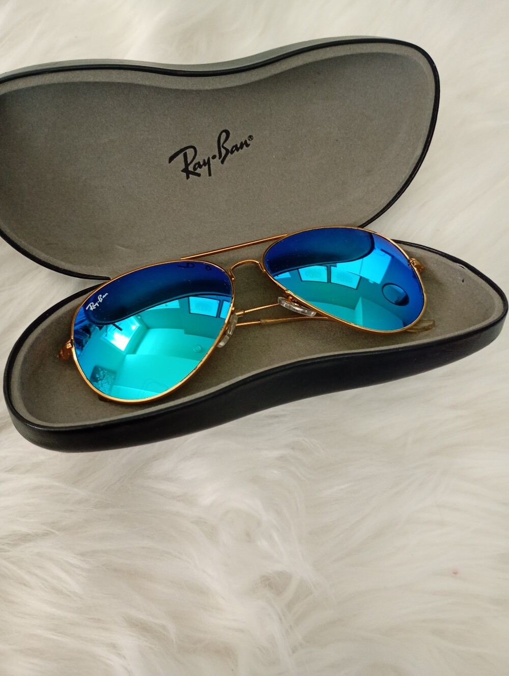 Ray-Ban Gold Aviator Sunglasses with BLUE Mirrored Lenses